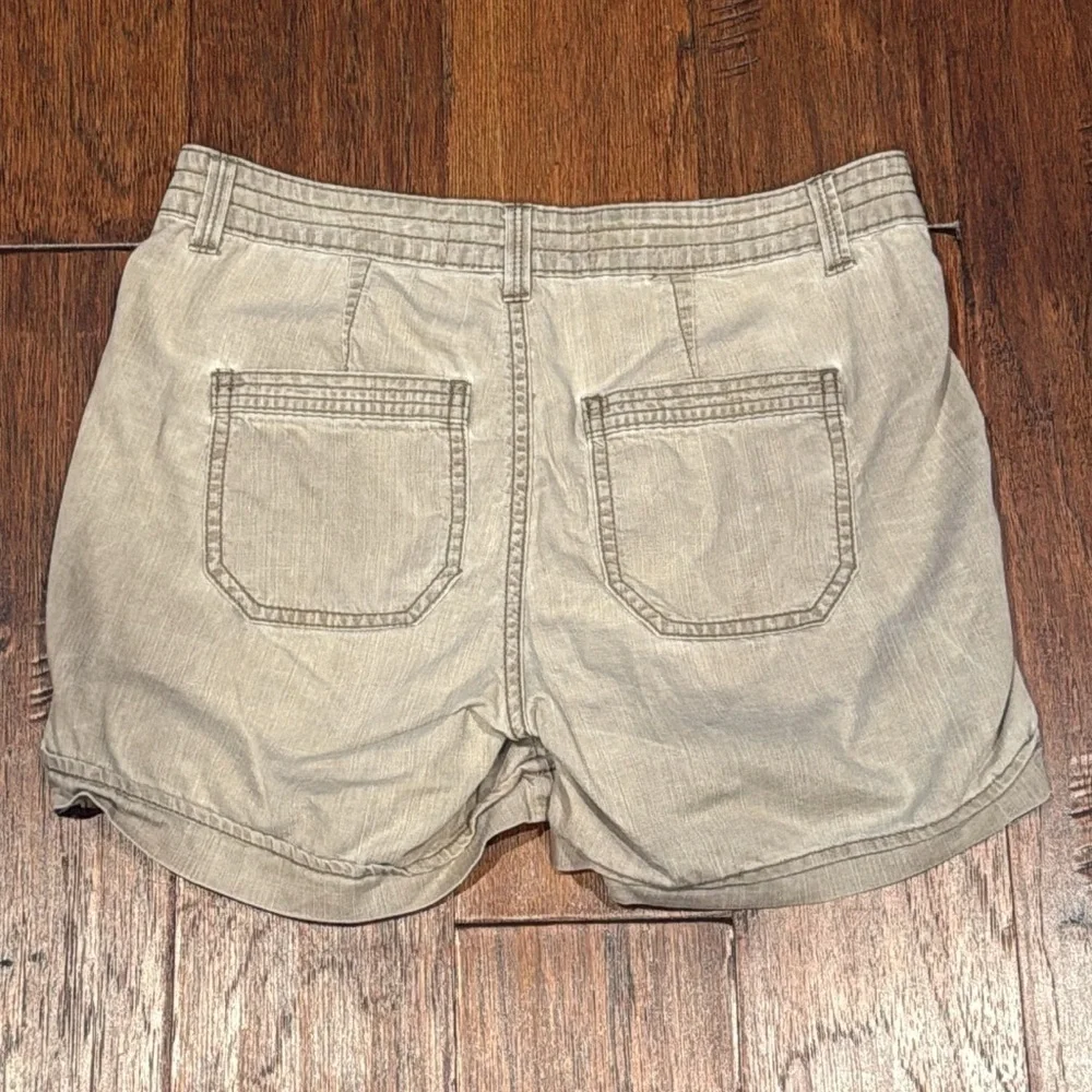 Size 4 Sonoma Women's Cargo Shorts - Light Tan
